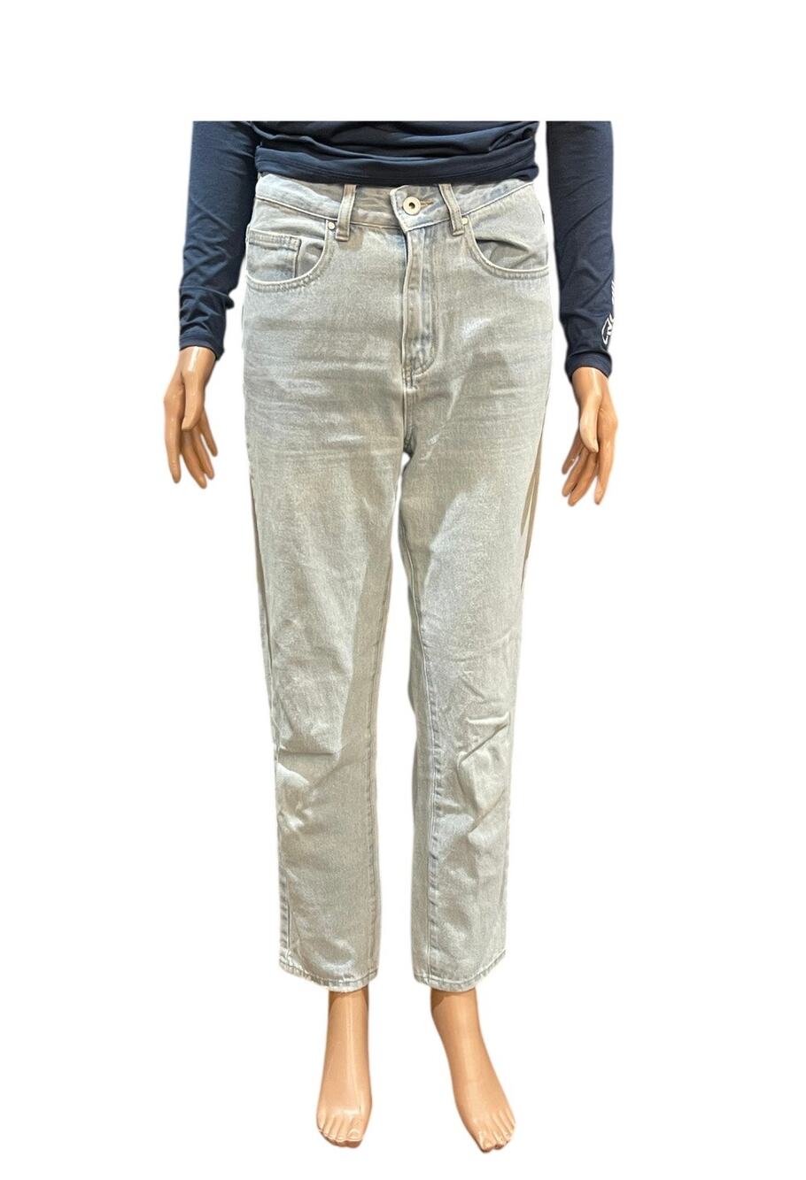 Cotton On Mom Jeans Light Wash Size 4